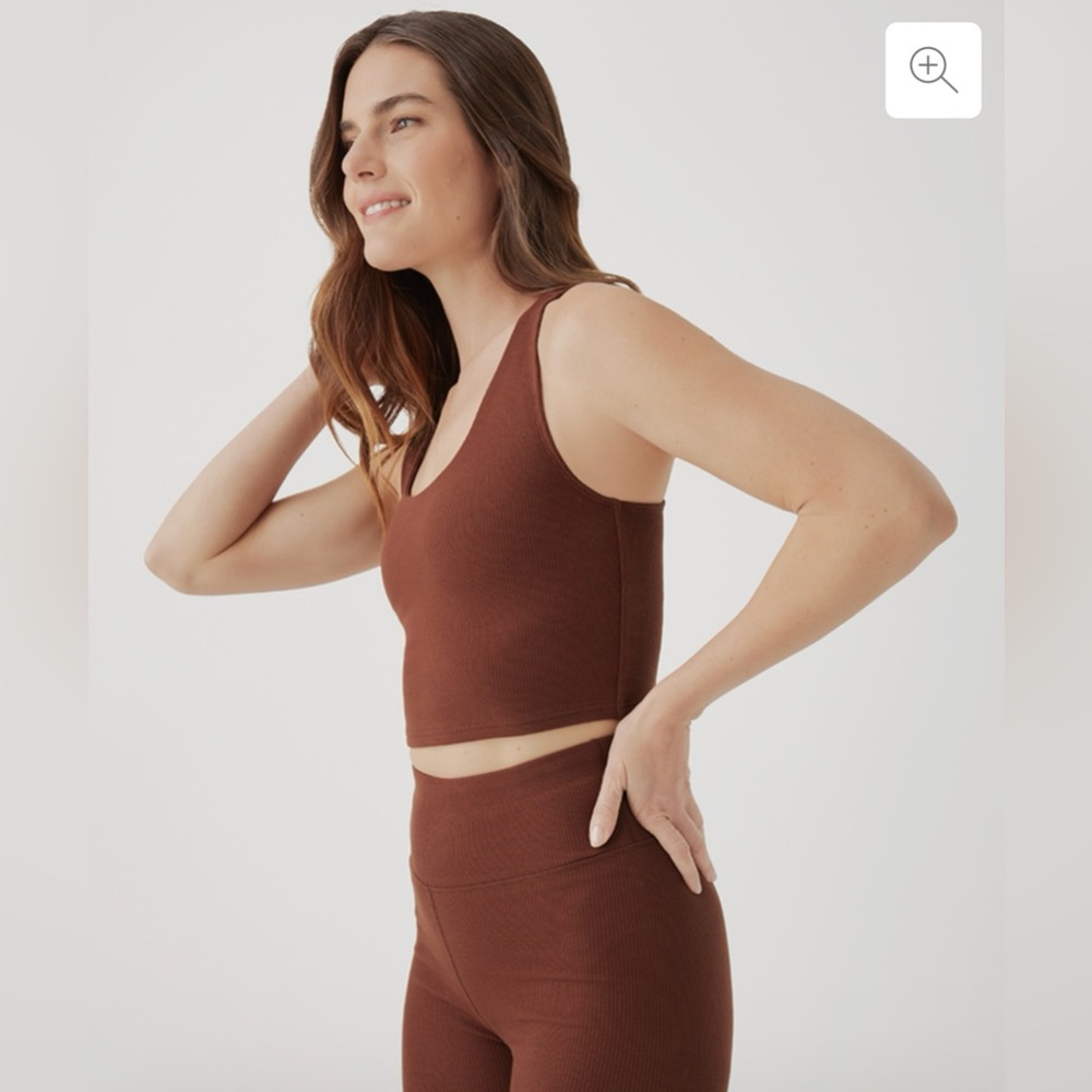 Cropped racerback tank
